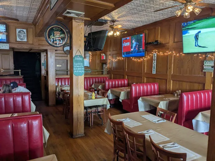 Curley's Corner Picture 6