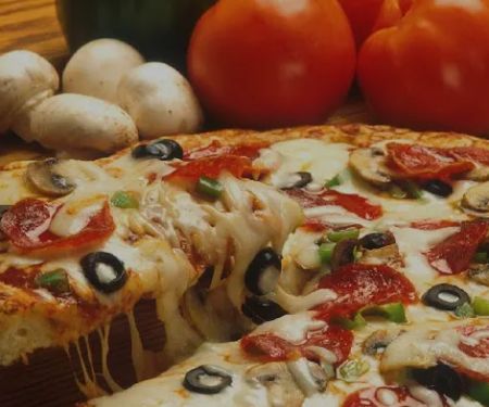 Mama Mia’s Pizzeria Restaurant Deli