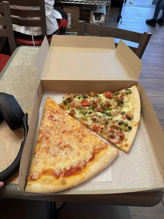 Broadway Pizza & Pasta Picture 3