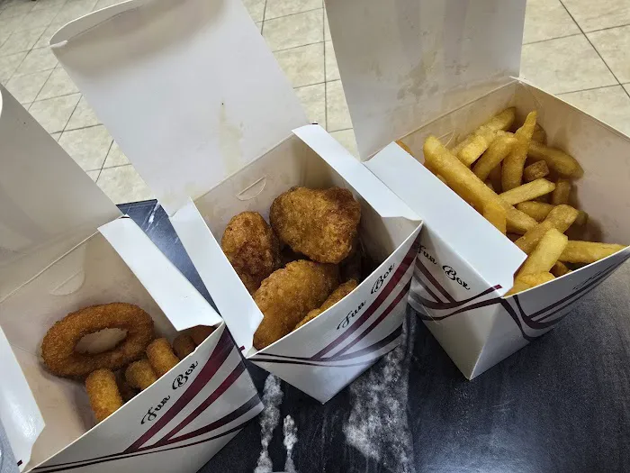 Bella Chicken And Burger Picture 3