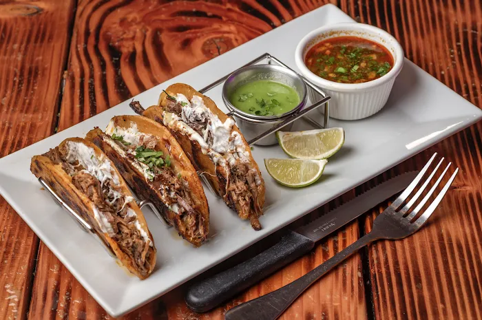 Jardín Latino Picture 5