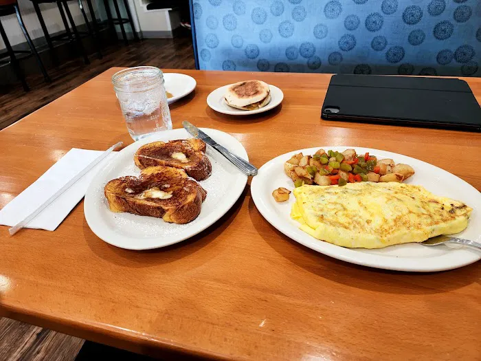 The Cardinal Cafe Picture 5