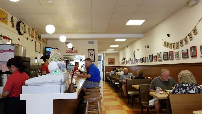 The Cardinal Cafe Picture 4