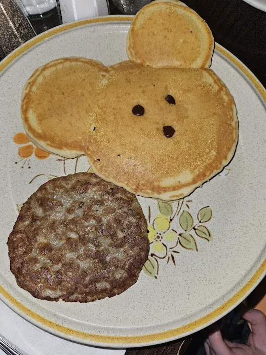 The Cardinal Cafe Picture 9