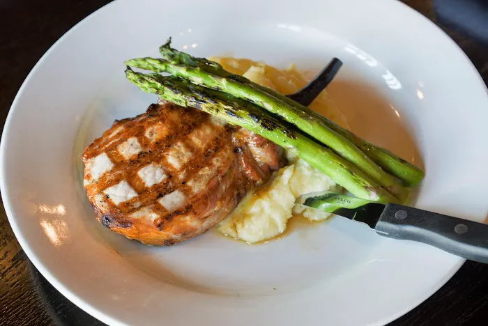 Mack's American Bar & Grill Picture 3