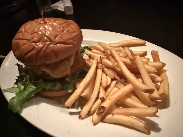 Mack's American Bar & Grill Picture 2