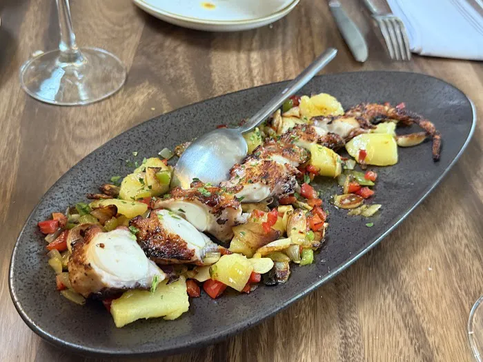 OLIVO MEDITERRANEAN FARE Picture 10