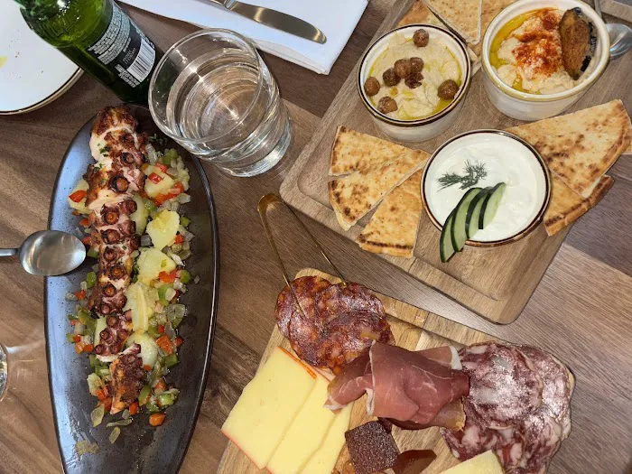 OLIVO MEDITERRANEAN FARE Picture 7