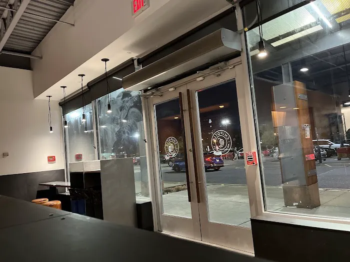 Chipotle Mexican Grill Picture 1