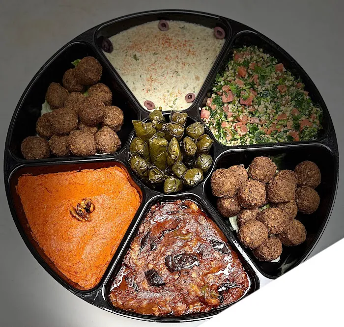 Howard's Mediterranean Cafe & Catering Picture 4