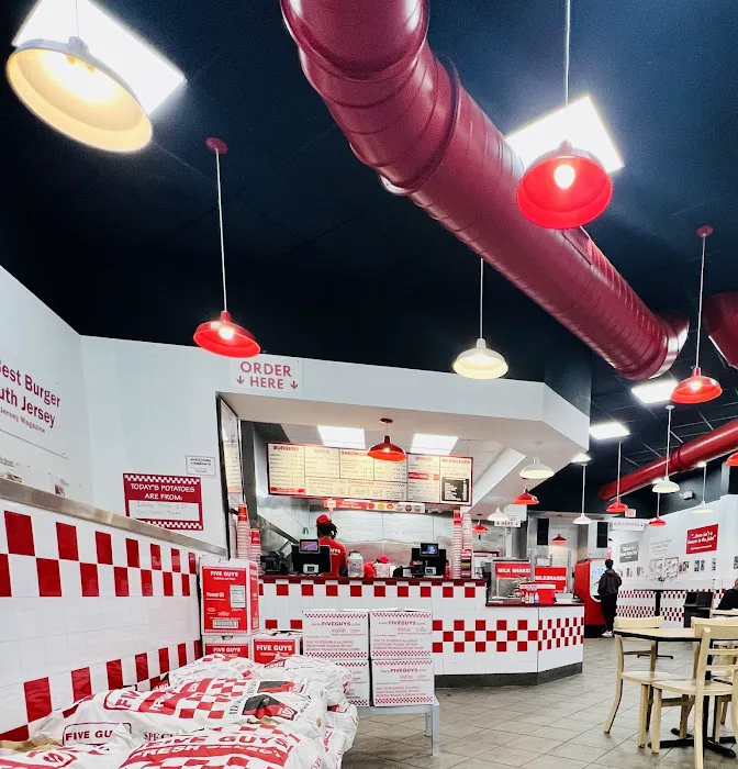 Five Guys Picture 10