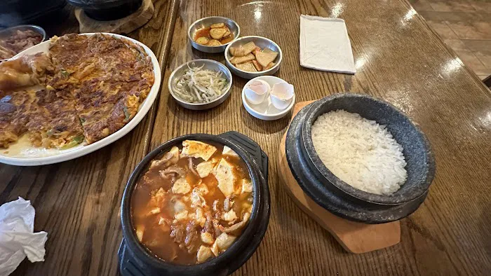 SGD DUBU SO GONG DONG TOFU & KOREAN BBQ Picture 2