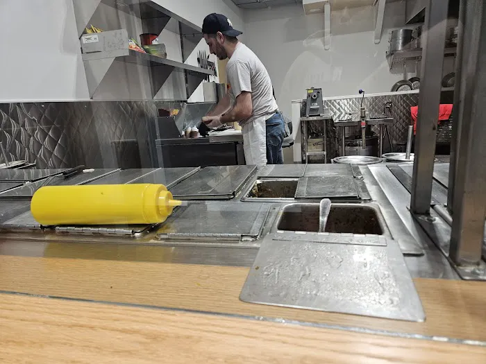 Chris' Red Hots (Store) Picture 9