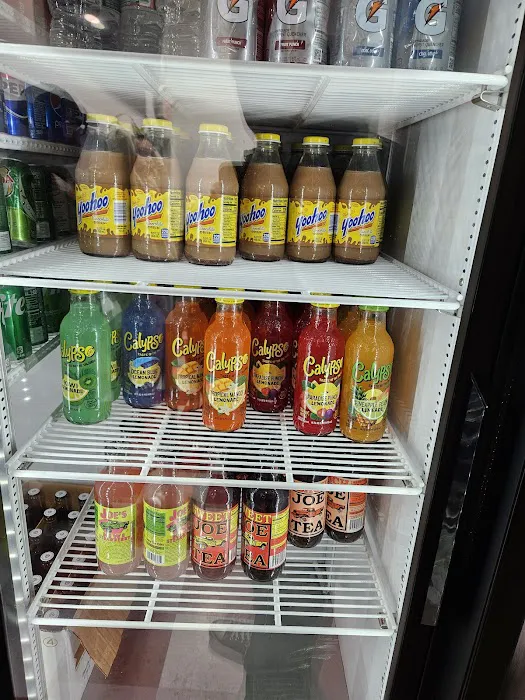 Chris' Red Hots (Store) Picture 10