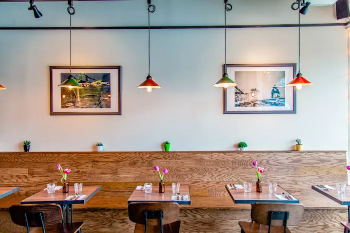 SLA thai restaurant Picture 2