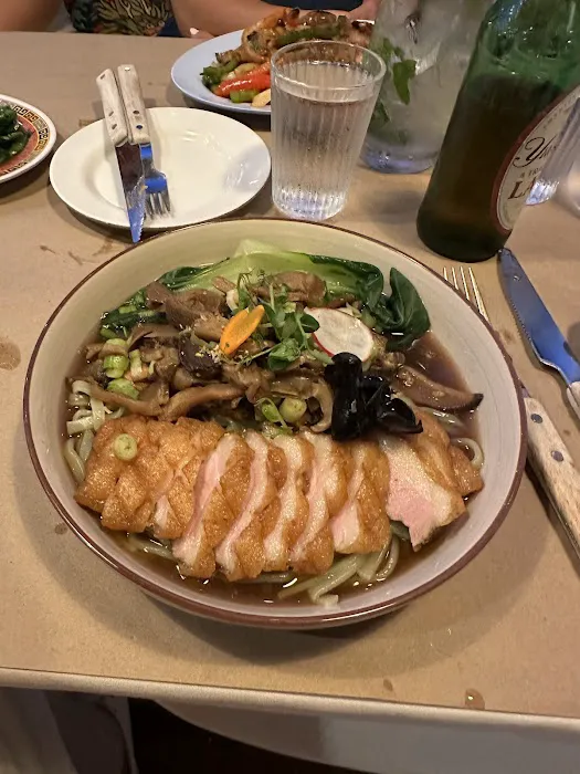 SLA thai restaurant Picture 7