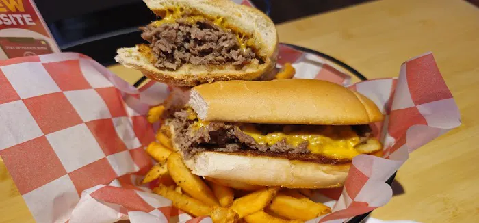 Sidelines Bar & Grill Picture 4