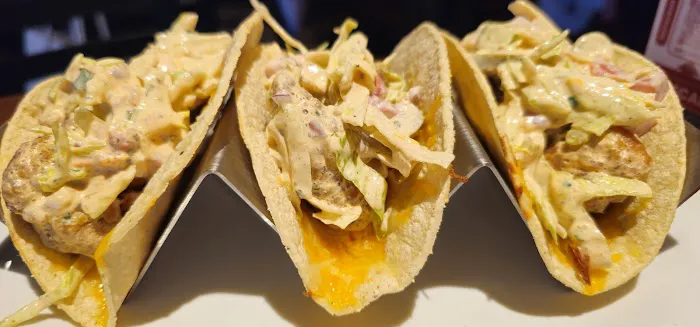 Sidelines Bar & Grill Picture 2