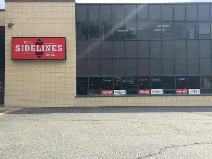 Sidelines Bar & Grill Picture 5