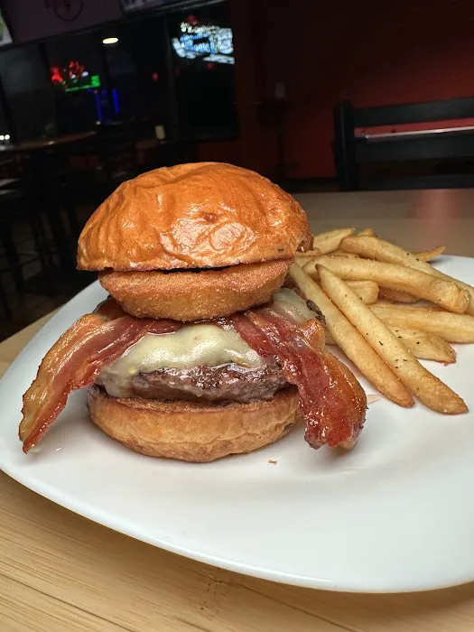 Sidelines Bar & Grill Picture 7