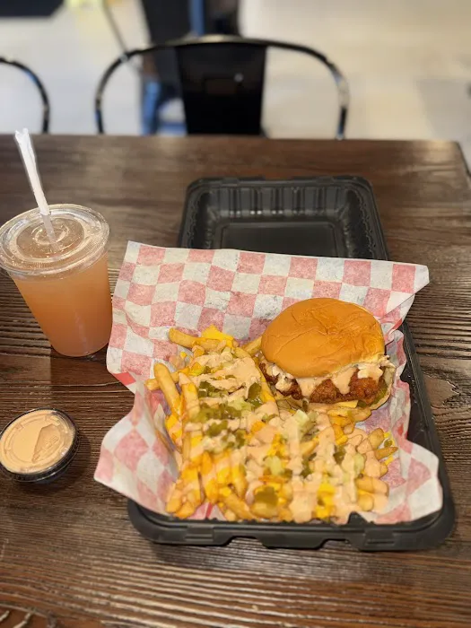 DEEK'S Hot Chicken Picture 7