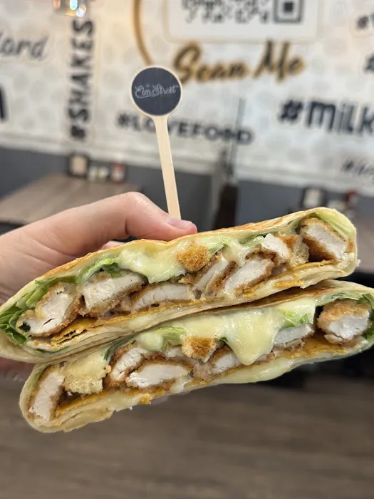 Elm Street Diner Picture 5