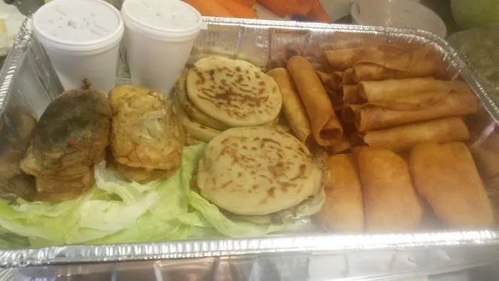 Deli Salvadoreño Picture 3