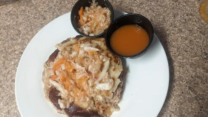 Deli Salvadoreño Picture 1