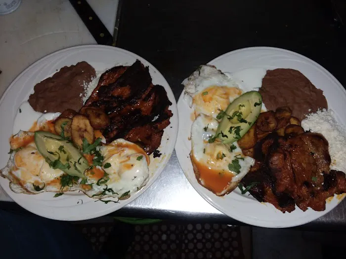 Deli Salvadoreño Picture 8