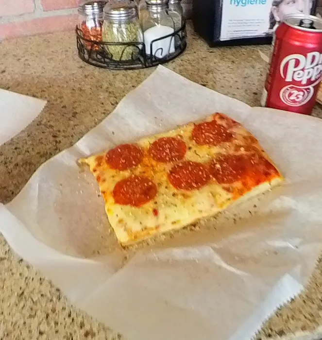 Greenwich Pizzeria Picture 9