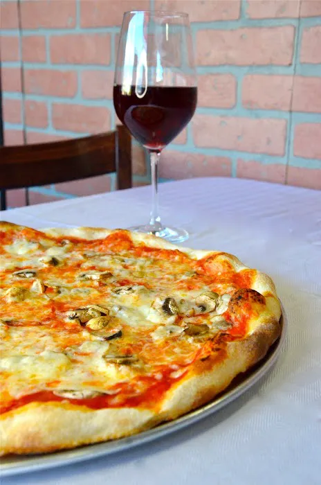 Greenwich Pizzeria Picture 3