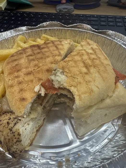 SoNo Harbor Deli & Cafe Picture 9