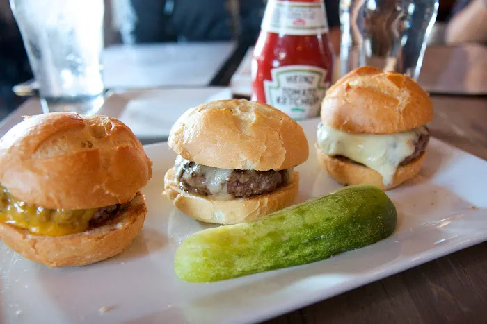 Little Pub at Dunville's Picture 6