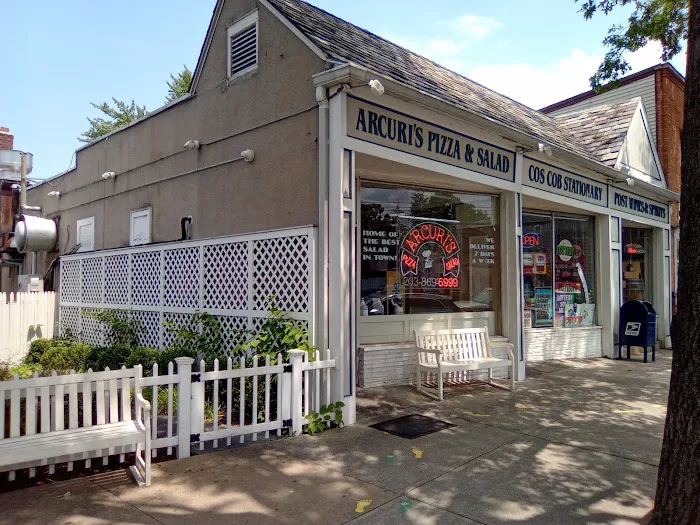 Arcuri's Pizza & Salad Picture 4