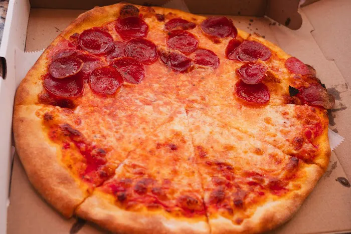 Arcuri's Pizza & Salad Picture 6