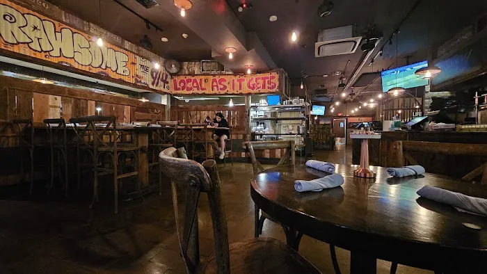 Exit 4 Food Hall Picture 9