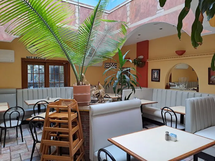 Putnam Restaurant Picture 10