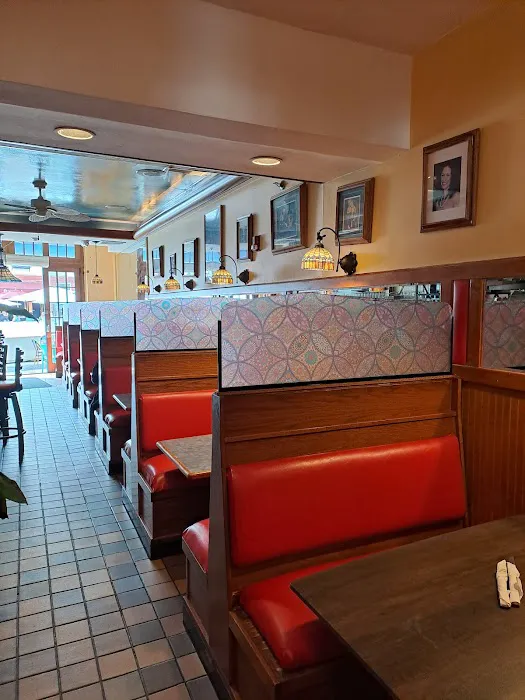 Putnam Restaurant Picture 8