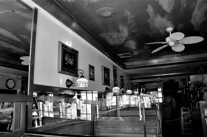 Putnam Restaurant Picture 3