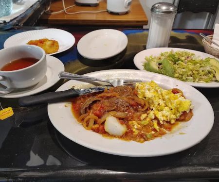 La Sorpresa y Mas Restaurant