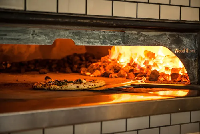 Coalhouse Pizza & Bar Picture 8