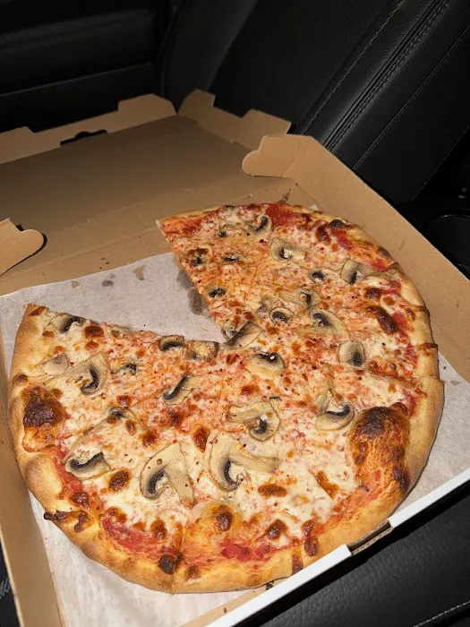 Uncle's Pizza Picture 9