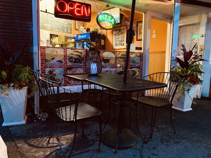 Uncle's Pizza Picture 5