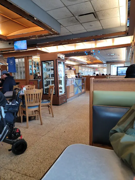 Circle Diner Picture 3