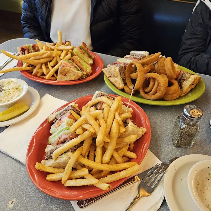 Circle Diner Picture 9