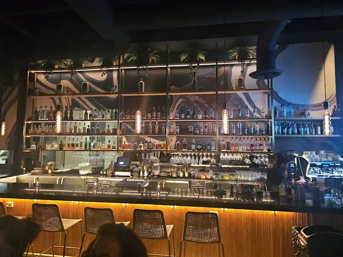 Esh Modern Mediterranean Picture 4