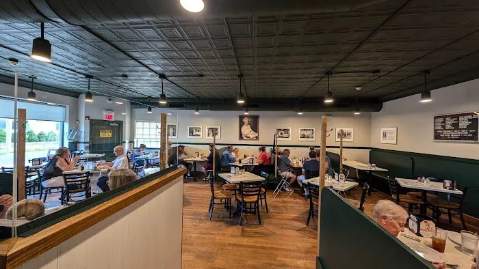 Frank Pepe Pizzeria Napoletana Picture 10