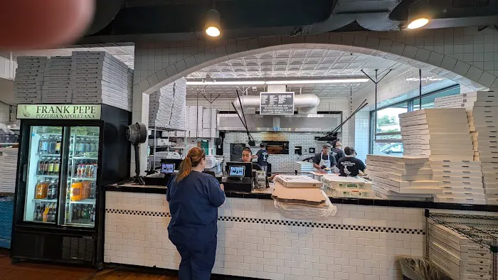 Frank Pepe Pizzeria Napoletana Picture 9