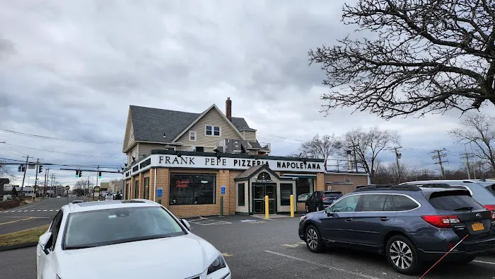 Frank Pepe Pizzeria Napoletana Picture 7