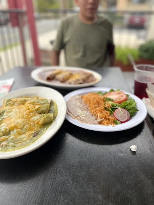 La Mexicana Restaurant & Bakery Picture 6